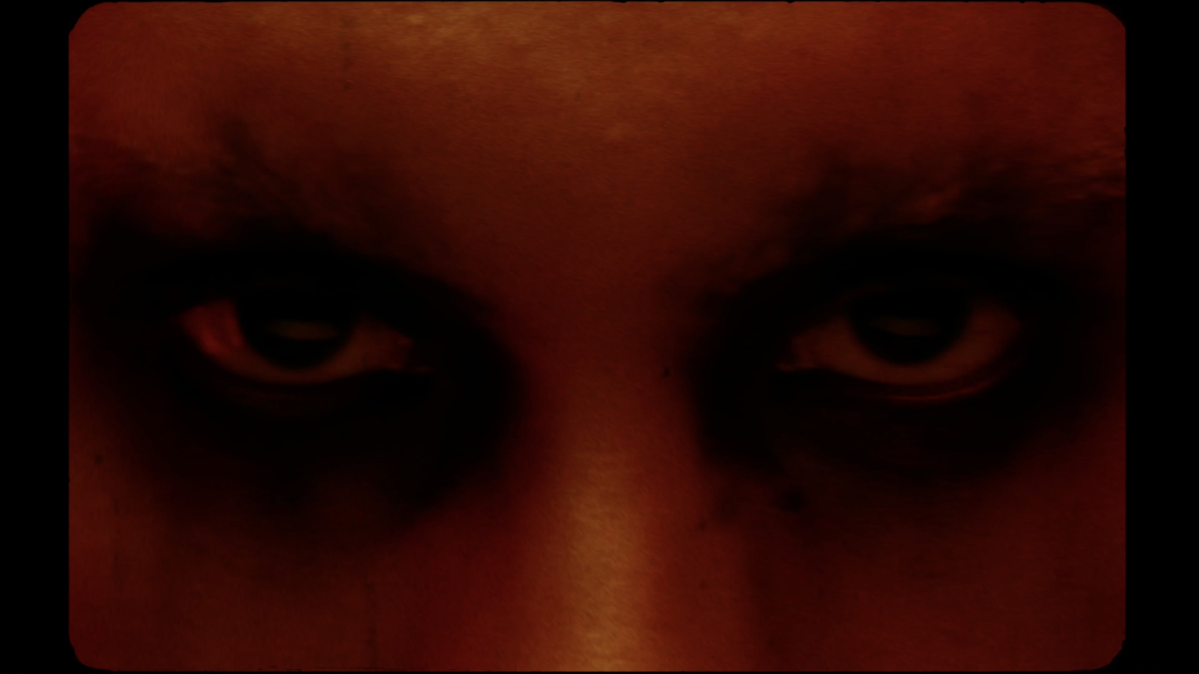 YELLOW — Hunger Game — Extreme close-up