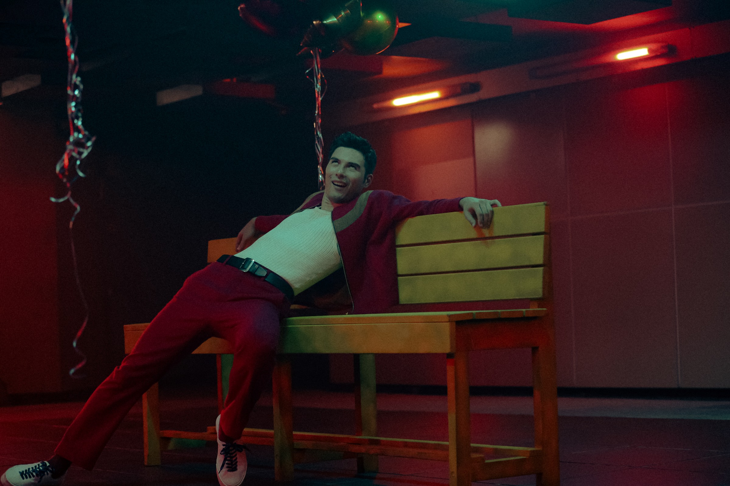 Rhydian Vaughan — Soaking in Divine — Bench tableau